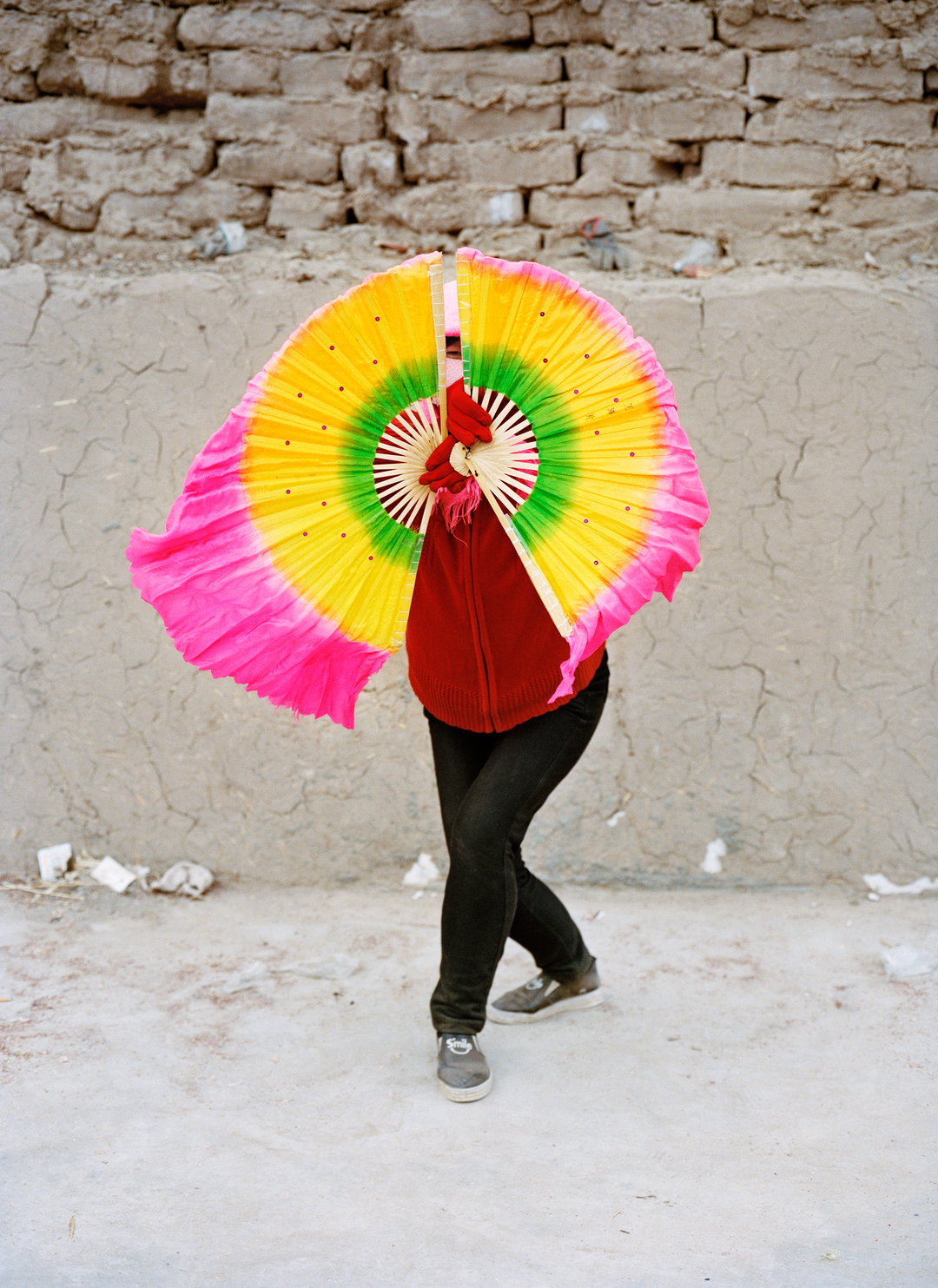 XiaoxiaoXu-Wateringmyhorse-Photography-itsnicethat.jpg