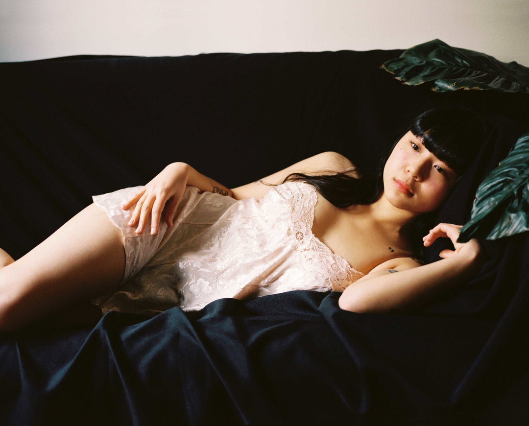 13_VALENTINE:TELL ME WHO YOU ARE(Copyright © Helene Tchen, 2020).jpg