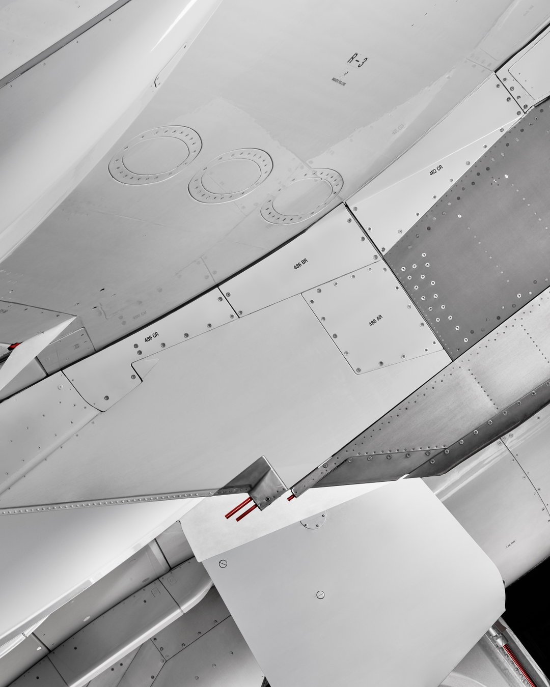 maxime-guyon-aircraft-a-new-anatomy-photography-itsnicethat-1.jpg