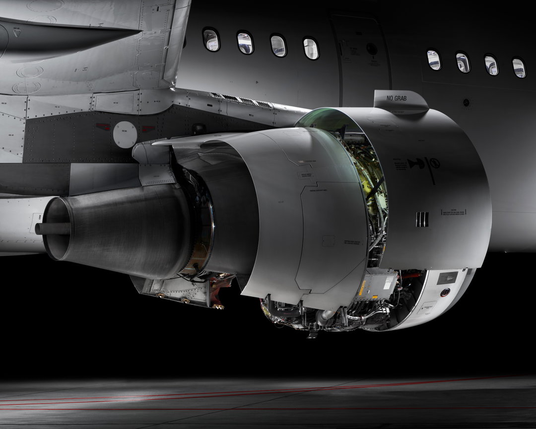 maxime-guyon-aircraft-a-new-anatomy-photography-itsnicethat-5.jpg
