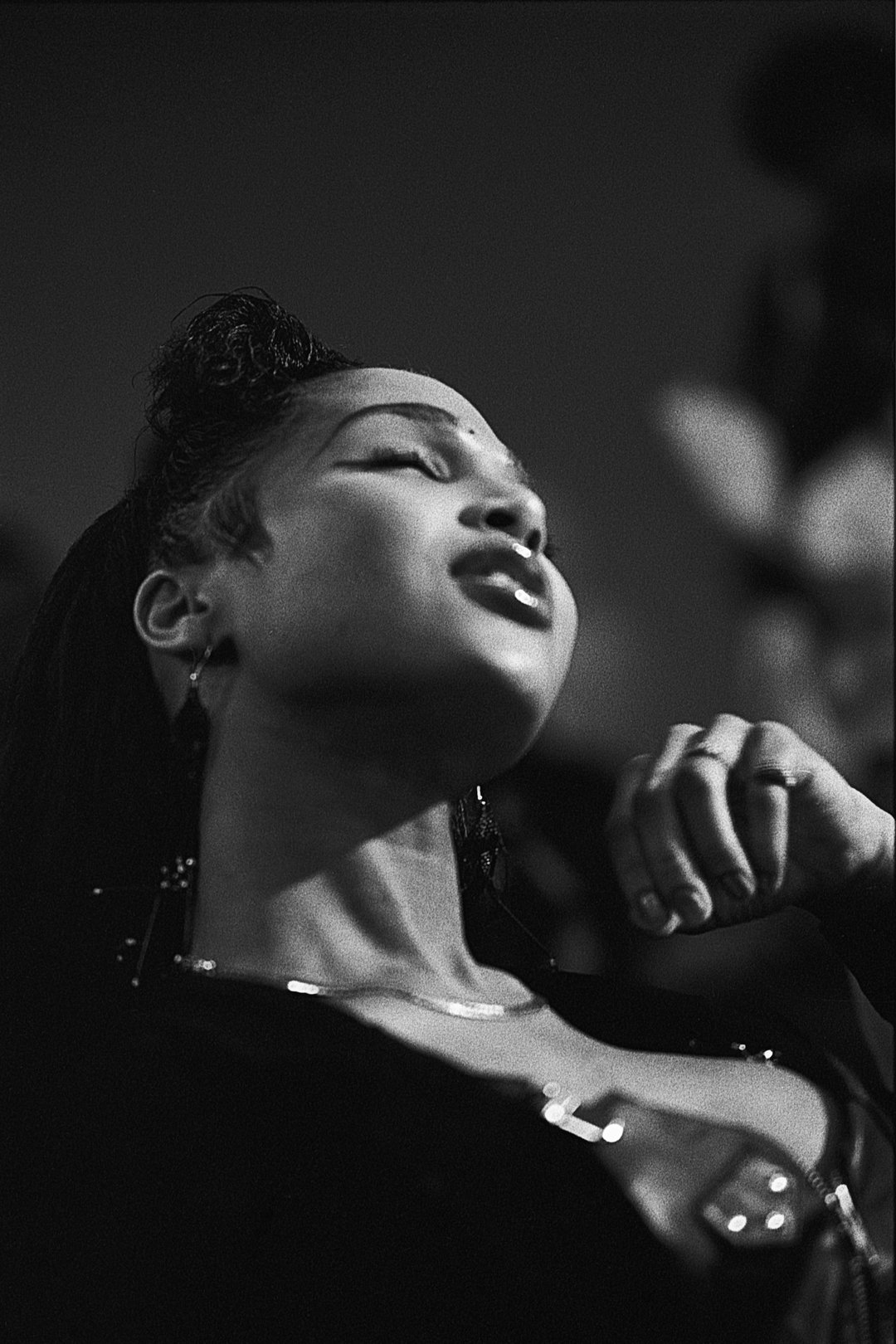 29-2157-image 18_RENEE SAINT LAURENT_HOUSE OF CHANEL BALL MARC BALL ROOM UNION SQUARE APRIL1990.jpg