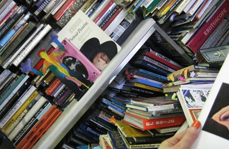 Bookshelf: Julie Verhoeven 