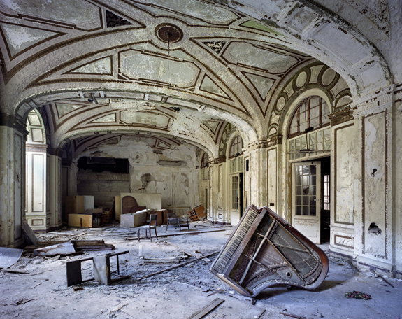 Ballroom-Lee-Plaza-Hotel.jpg