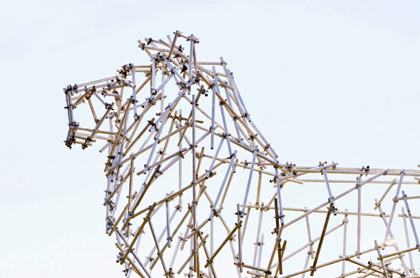 Ben_Long_Lion_Scaffolding_Sculpture_INT1.jpg