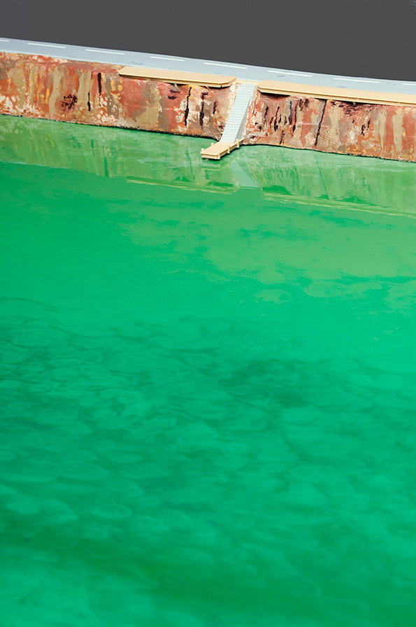 Lake_Table_Details_006_removable-cliff-and-pier_5X8_300PPI_John_Rohrer.jpg