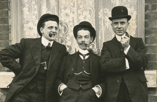 Photographing the fashionistas of the early 1900s – Tom Phillips' new book is fantastic