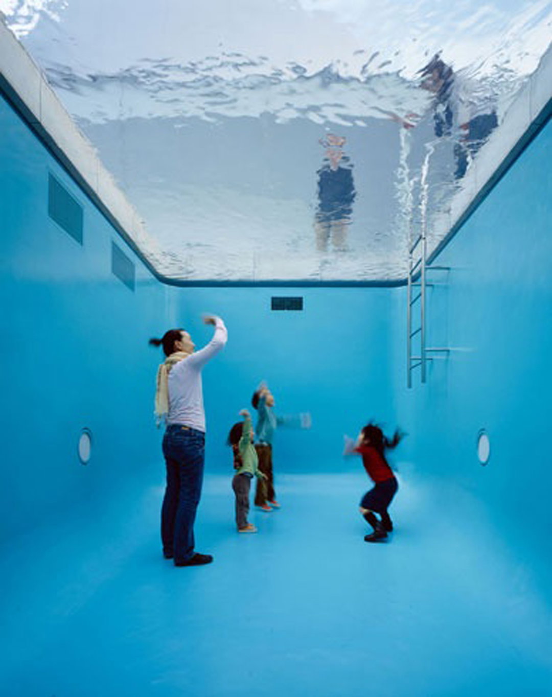 Swimming-Pool-by-Leandro-Erlich_03.jpg