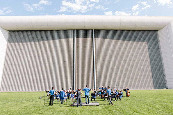 Filming-in-front-of-the-world-largest-windtunnel-in-NASA-Ames_photo-Neil-berrett.jpg