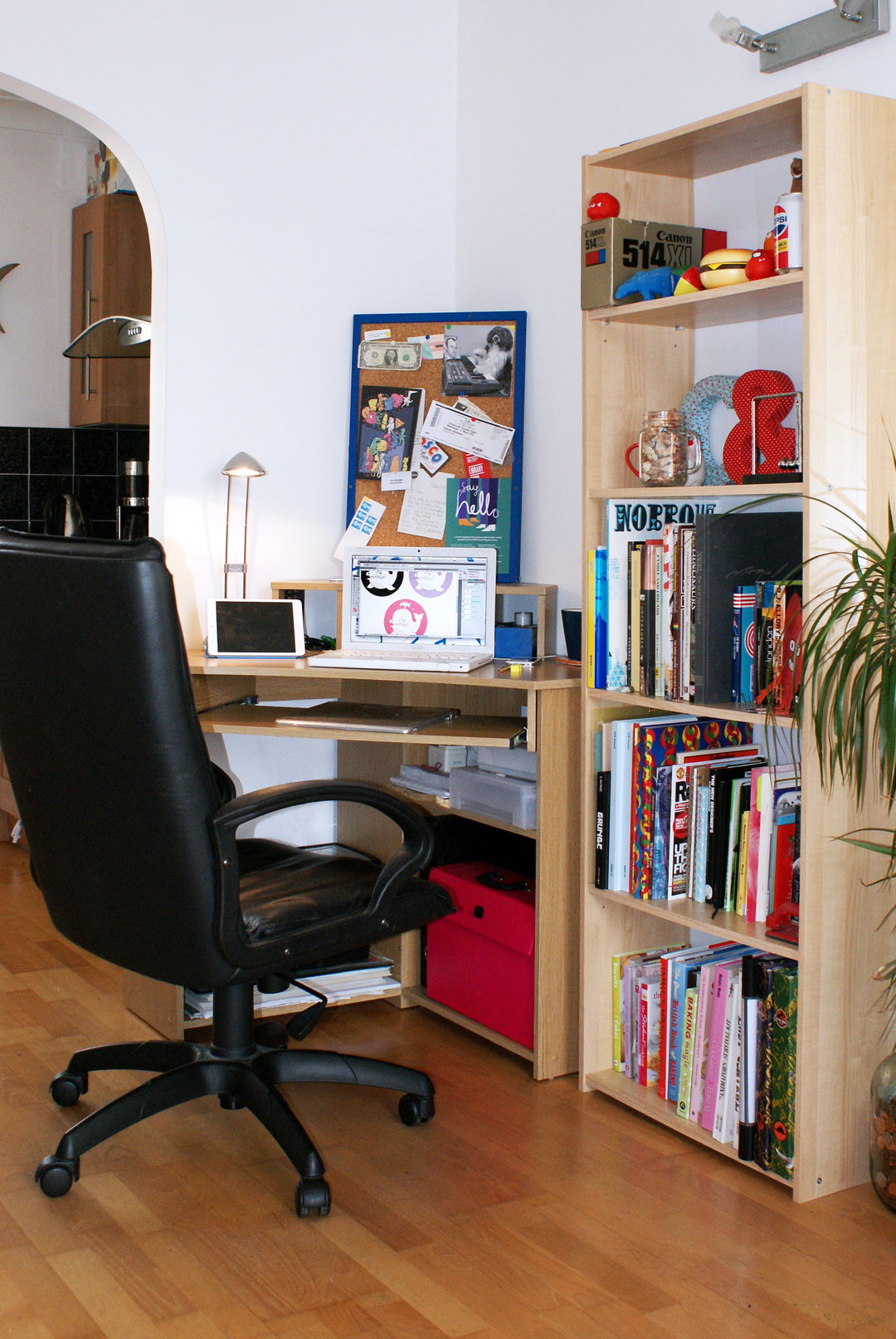 Desk.jpg