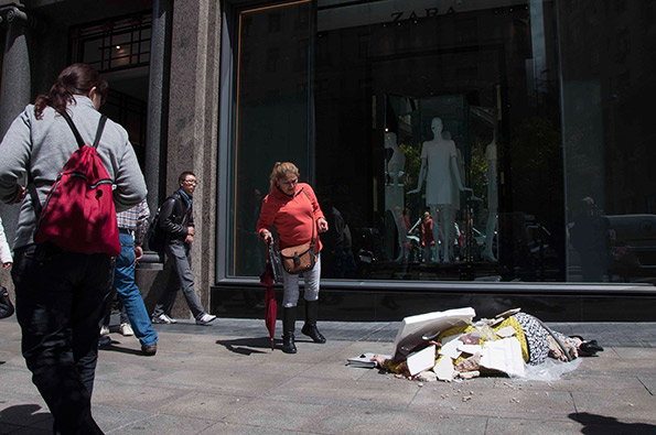 03_Fashion-Victims_Yolanda-Dominguez.jpg