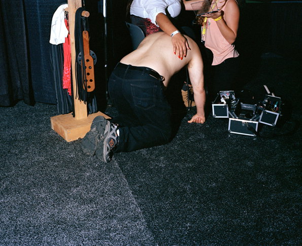 CaitOppermann_2013_kneeling_01.jpg