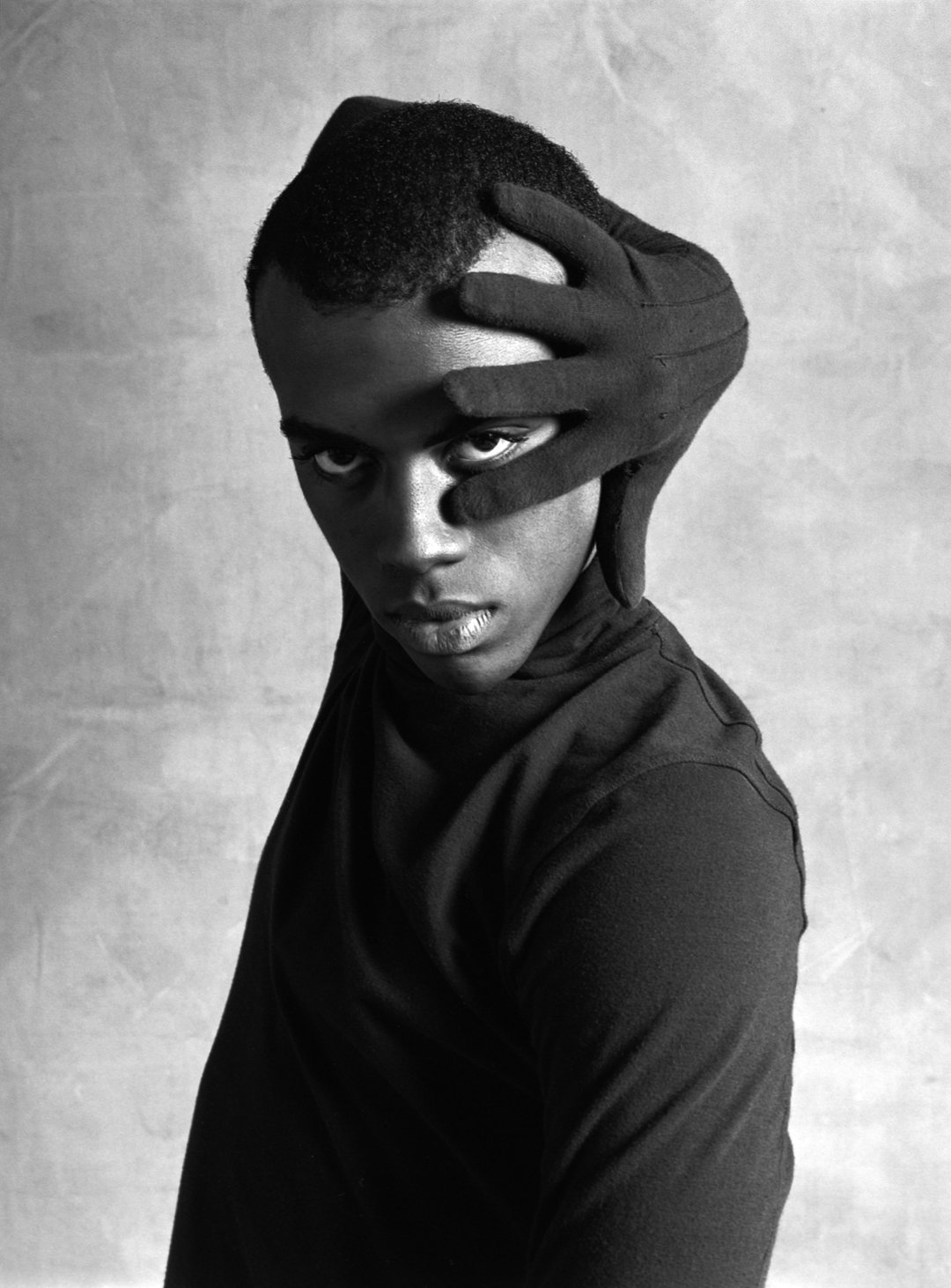 53-2357-image 06 _DERRICK MAGNIFIQUE_STUDIO W. 3OTH STREET NYC DECEMBER 1990.jpg