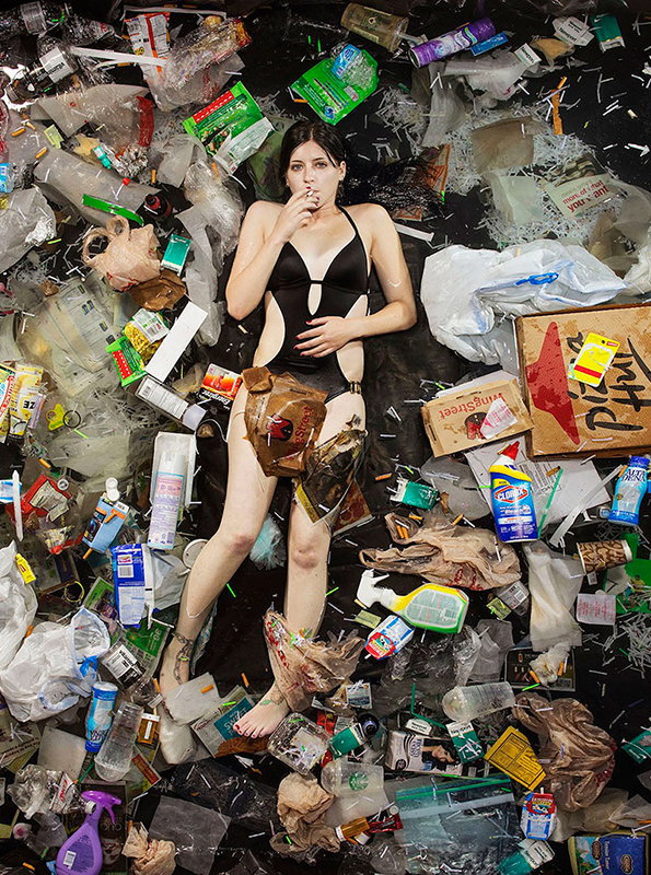 7-days-of-garbage-environmental-photography-gregg-segal-11.jpg