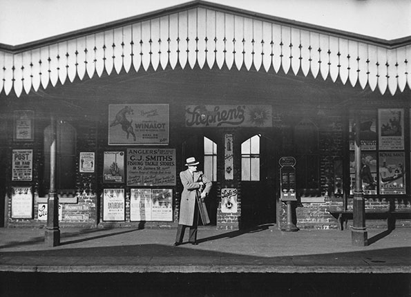 esKentish-Town-station_-London-1936-(c)-Edwin-Smith_-RIBA-Library-Photographs-Collection.jpg
