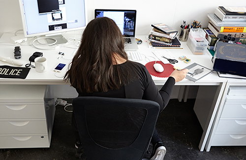 A video interview with "designer of ruses" Ilona Gaynor