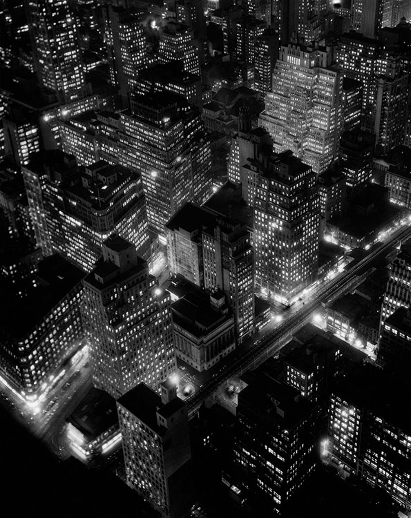 b3.-Berenice-Abbott_-Night-view_-New-York-City_-1932.jpg