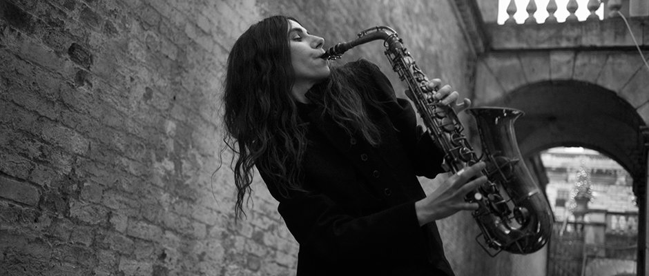 Seamus_Murhpy_PJ-Harvey_-Recording-in-Progress_-2015.-An-Artangel-commission.-_2_int.jpg