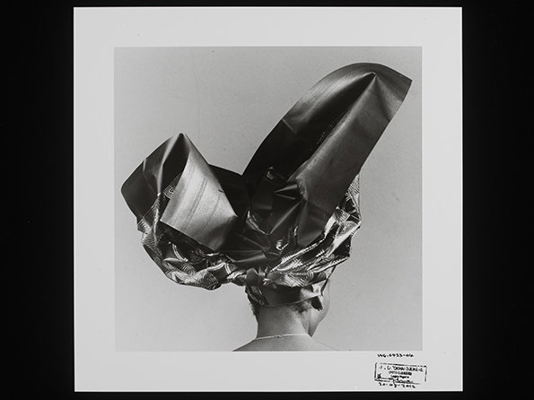J._D._Okhai_Ojeikere_Untitled_HG_423-04_from_the_series_Headties_gelatin_silver_print_Nigeria_2004.__Estate_of_J.D._Okhai_Ojeikere_Victoria_and_Albert_London-int.jpg