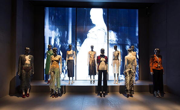 va-alexander-mcqueen-int-1.png