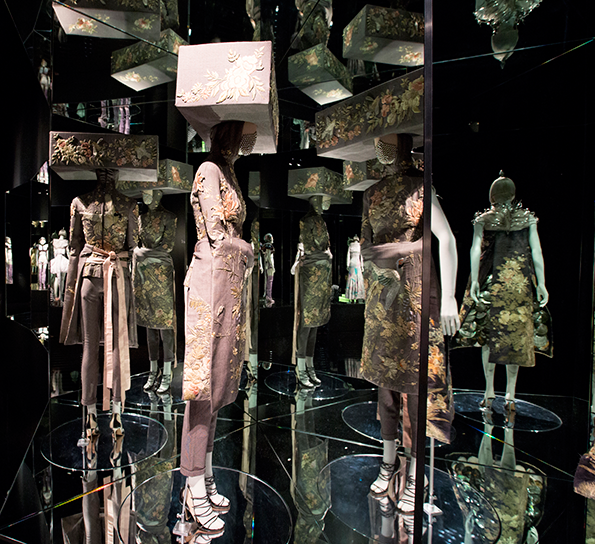 va-alexander-mcqueen-int-7.png