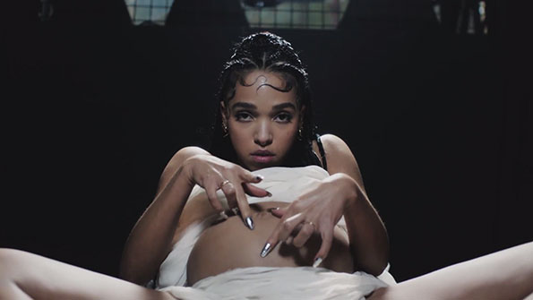 fka-twigs-int-2.jpg