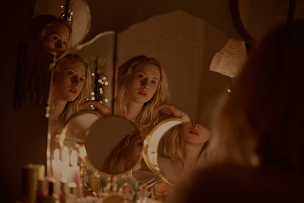 cecilia_mirror-(vivien-lafleur)_by-laura-jung.jpg