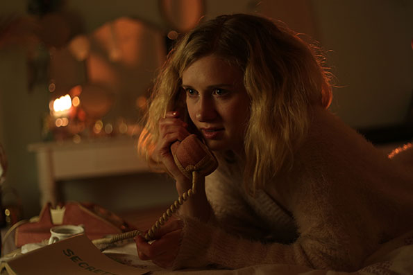 cecilia_telephone-(vivien-la-fleur)_by-laura-jung.jpg