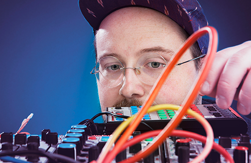 Wahhh! An interview with Dan Deacon to celebrate his new music video