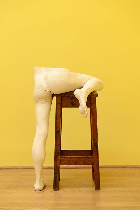 Sarah_Lucas_I_SCREAM_DADDIO_its_nice_that_1.jpg