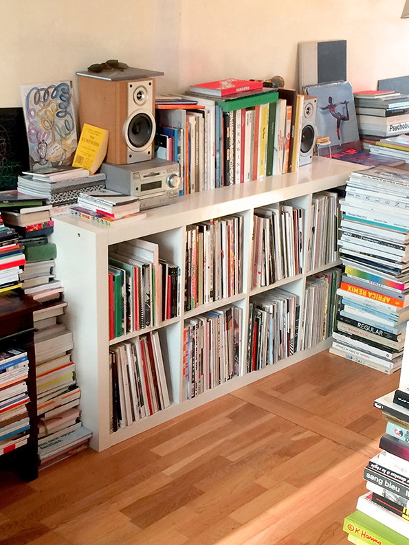 come-de-bouchony-bookshelf-itsnicethat-all-5.jpg