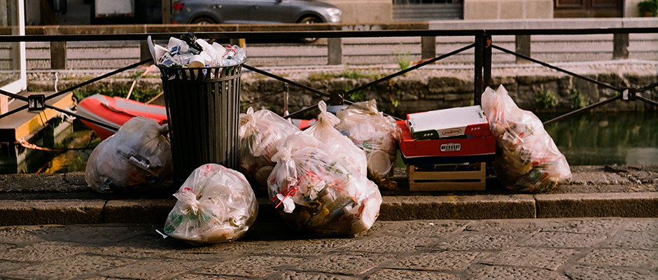 Madlen-Hirtentreu-trash-bin-its-nice-that-hero.jpg