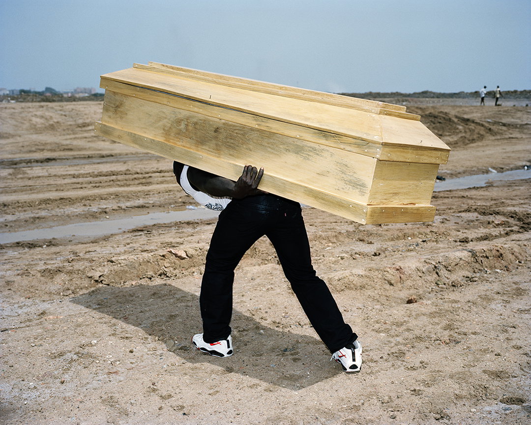 INT_ROTY_2015_VIVIANESASSEN_Coffin.jpg