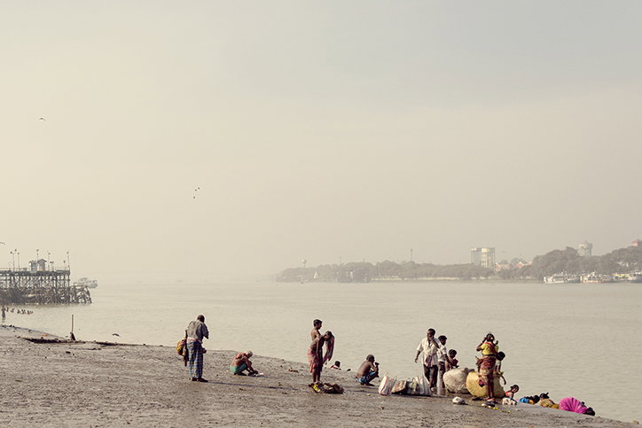 Jonny_Stewart_Ganges_Ghat_Its_Nice_That_2.jpg
