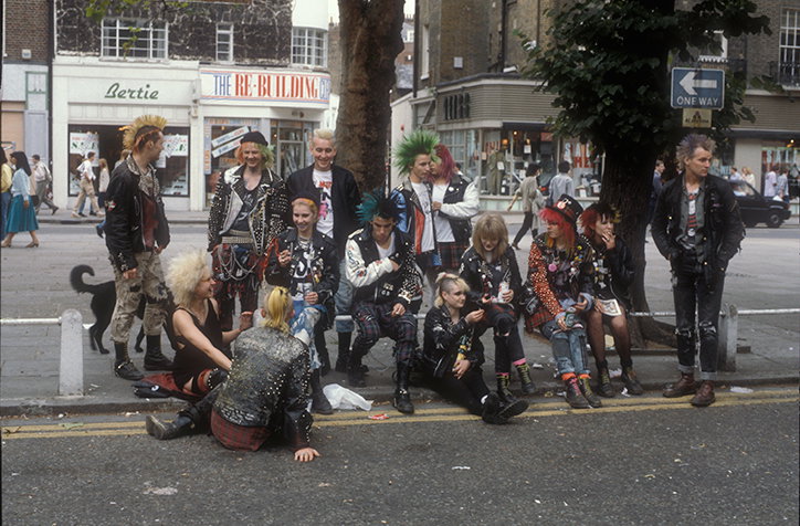 _4-Punks-hanging-out-on-the-Kings-Road_-London_-1983.--�Ted-Polhemus_PYMCA.jpg