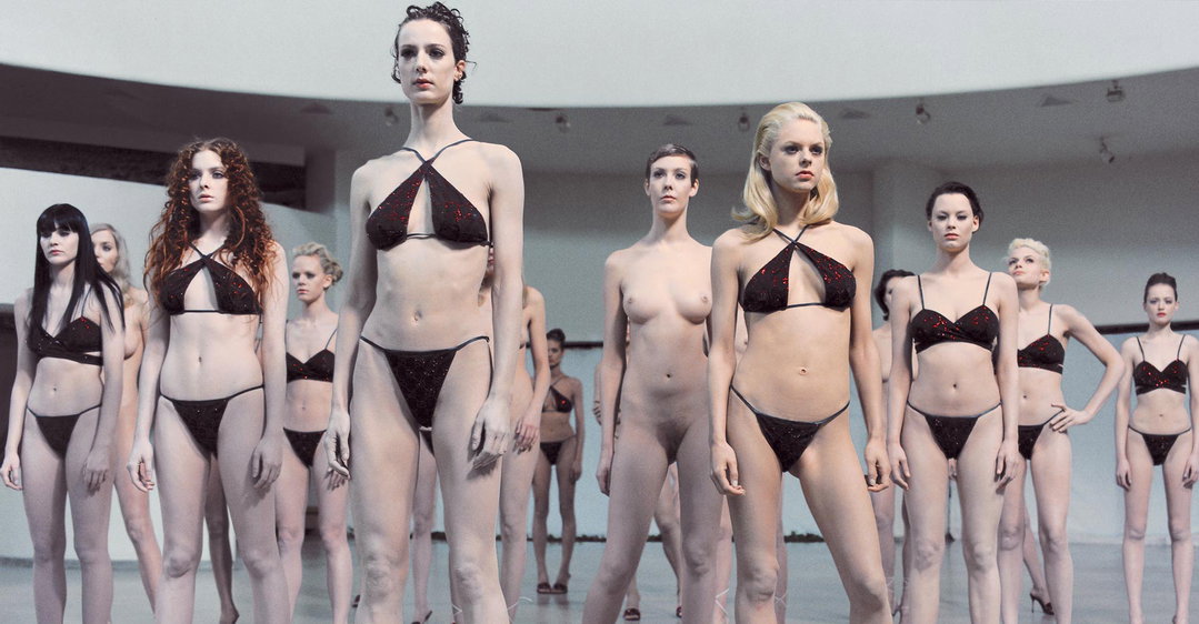Vanessa_Beecroft_Banner.jpg
