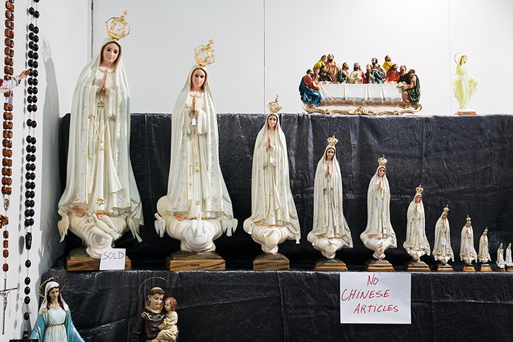 louis-de-belle_besides-faith_7230_INT_12.jpg