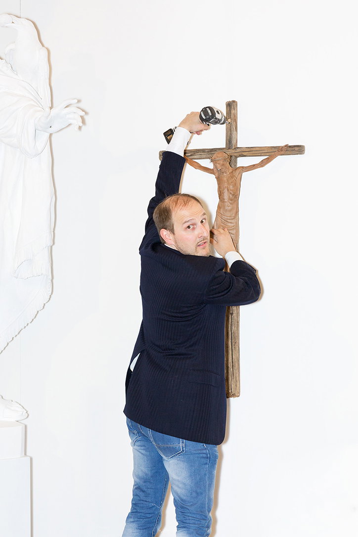 louis-de-belle_besides-faith_8171_INT_3.jpg