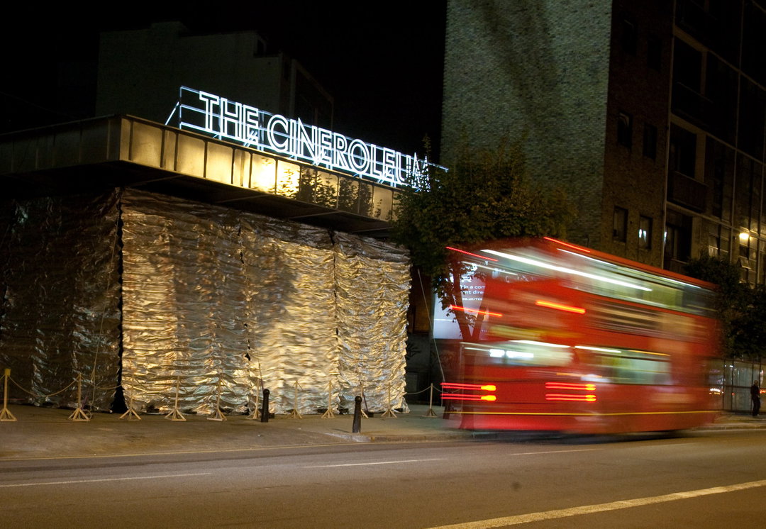 LewisJones-IMG_redbus.jpg