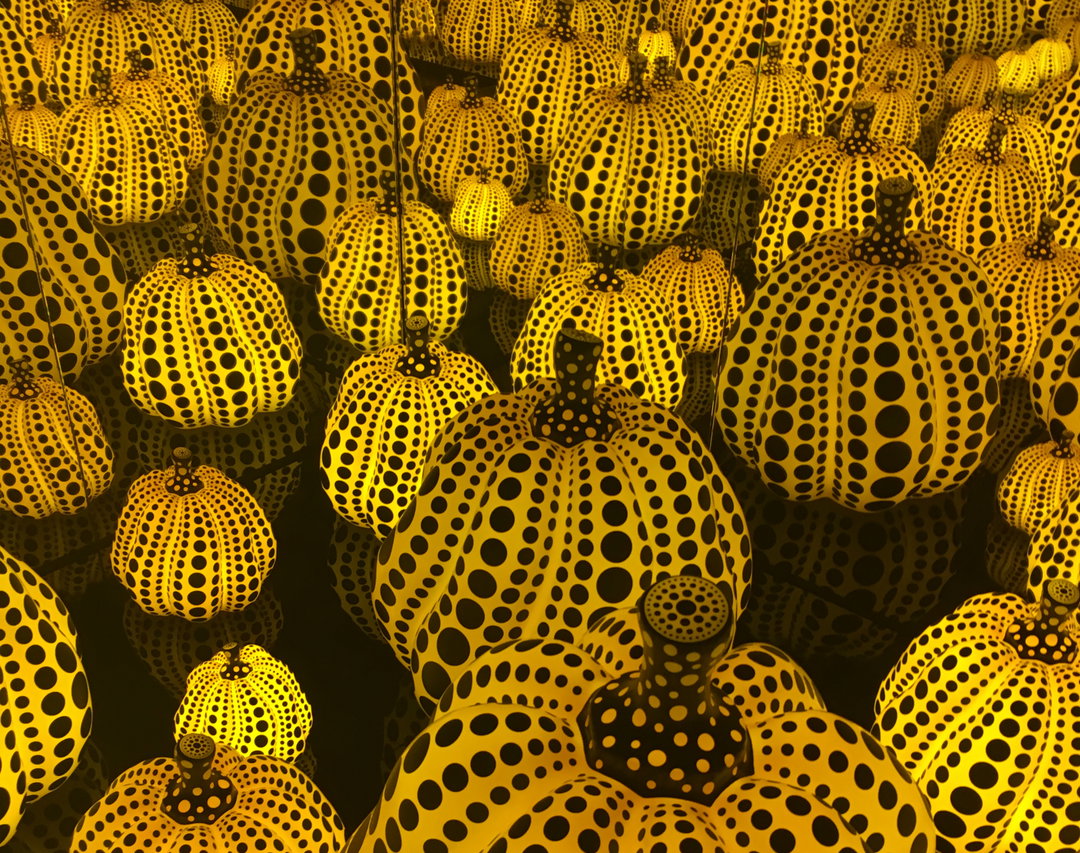 Yayoi_Kusama_Jamie_Green_Victoria_Miro_Pumpkinsss.jpg