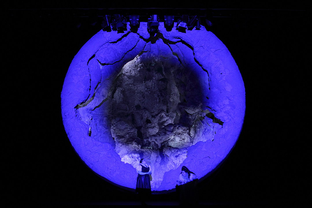 ENO-Tristan-and-Isolde-Karen-Cargill-and-Heidi-Melton-1-(c)-Catherine-Ashmore.jpg