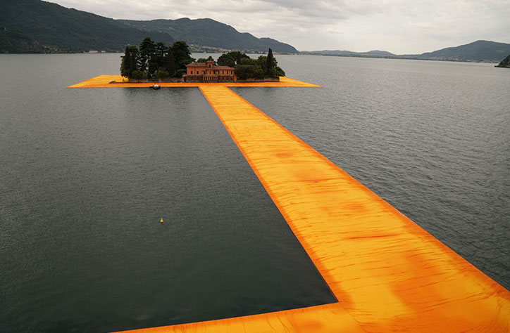 christo-floating-piers-10.jpg