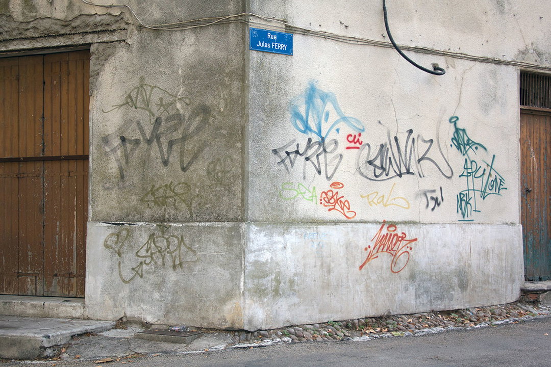 2012_TAGCLOUDS_RUEJULESFERRY_PROCESS_ARLES_MATHIEUTREMBLIN_IMG_9265.jpg