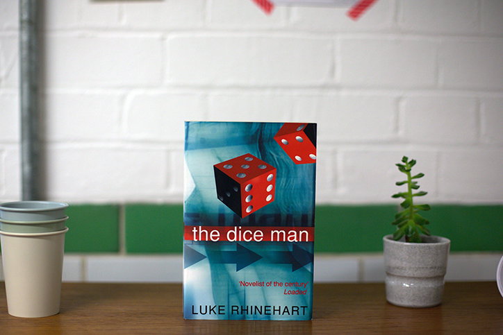 ustwo_bookshelf_the_dice_man_INT_1.jpg