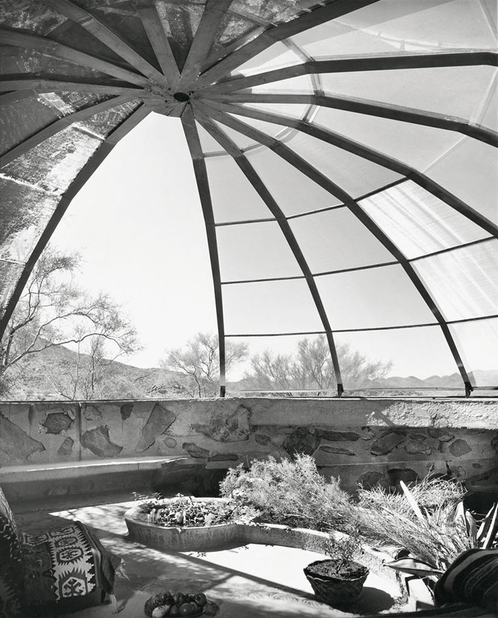 Julius_Shulman__Woods_Residence_(“The_Dome_House”)_by_Soleri___Mills__Cave_Creek__Arizona__1950preview_xl_shulman_mr2_05_0707241757_id_112283.jpg