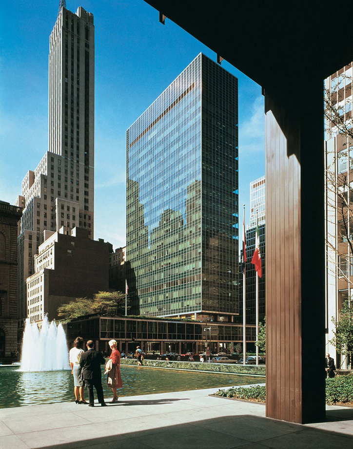 Julius_Shulman__View_of_the_Lever_Housepreview_xl_shulman_mr2_08_0707241757_id_112313.jpg