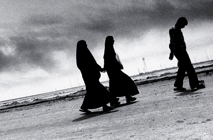 The New York Times Magazine dedicates entire issue to one story photographed by Paolo Pellegrin