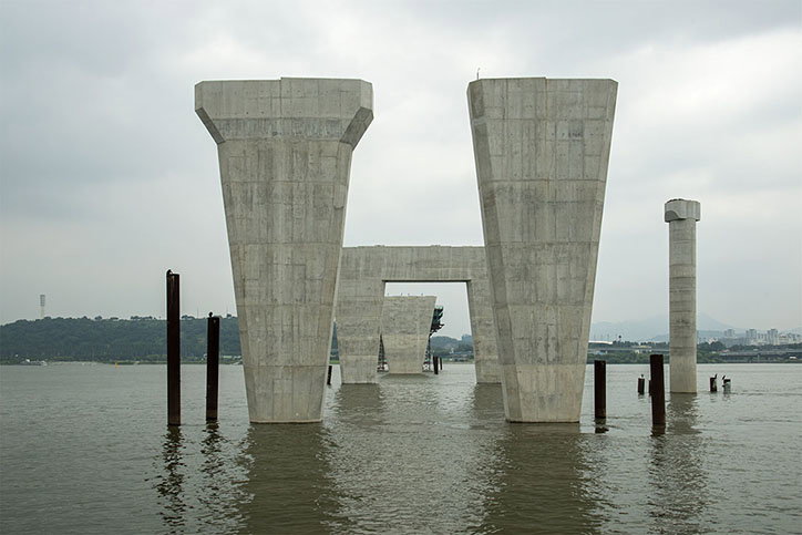 Manuel_Alvarez_Diestro_Seoul_Bridges_Its_Nice_That_19.jpg