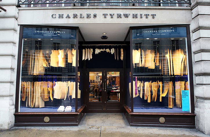 RIBA-Regent-St-Charles-Tyrwhitt-with-Bureau-de-Change.jpg