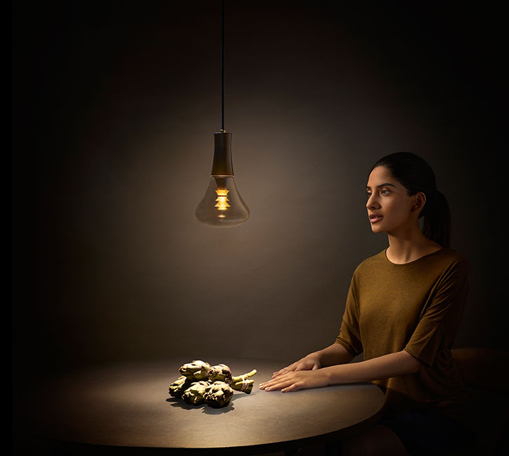 Plumen-003-designer-LED-bulb-warm-light.jpg