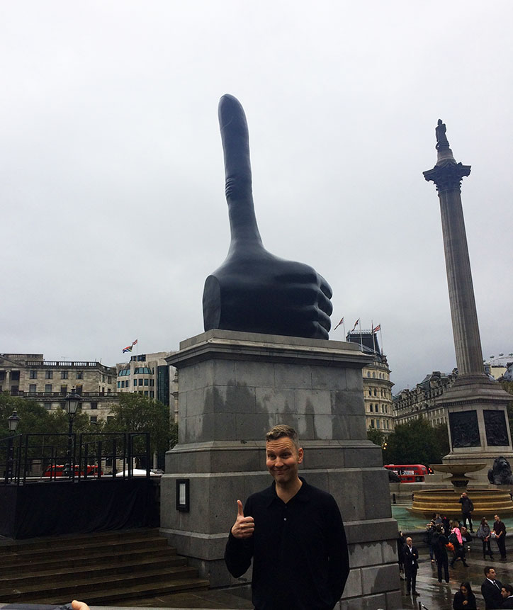David-Shrigley_Fourth-Plinth_Really-Good_sculpture_thumbsup.jpg